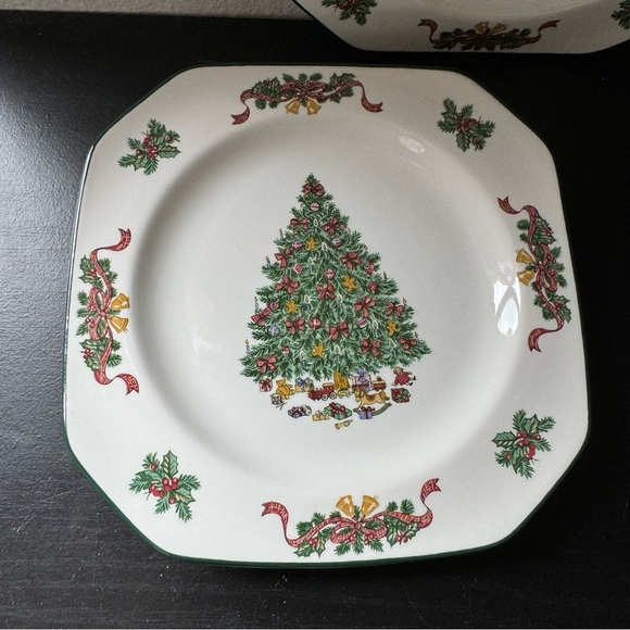 JOHNSON BROTHERS Set of 2 pcs Victorian Christmas England Square Salad Plate - Picture 3 of 7